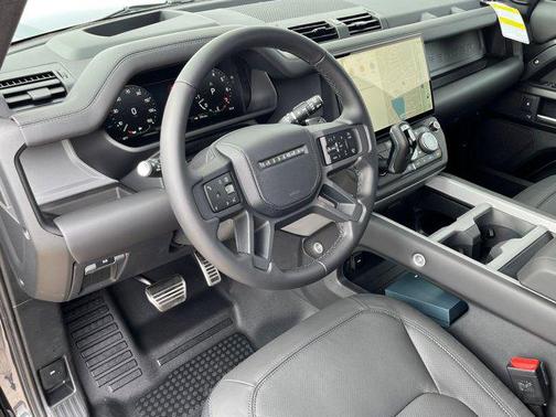 2026 Land Rover Defender 110 V8