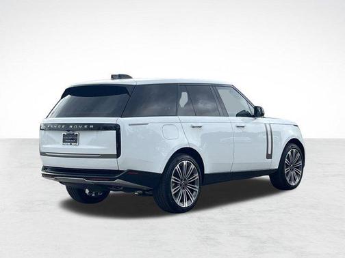 2025 Land Rover Range Rover P530 SE