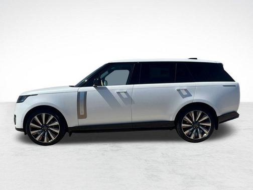 2025 Land Rover Range Rover P615 SV