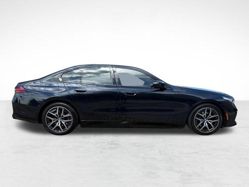 Carbon Black Metallic 2024 BMW i5 M60