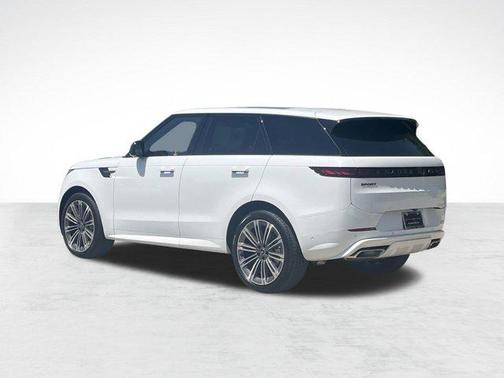 Fuji White 2025 Land Rover Range Rover Sport SE