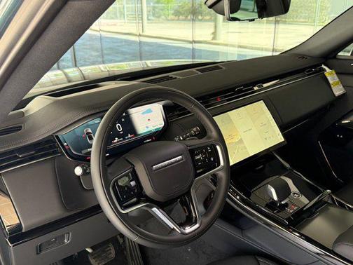 Giola Green Metallic 2026 Land Rover Range Rover Sport SE