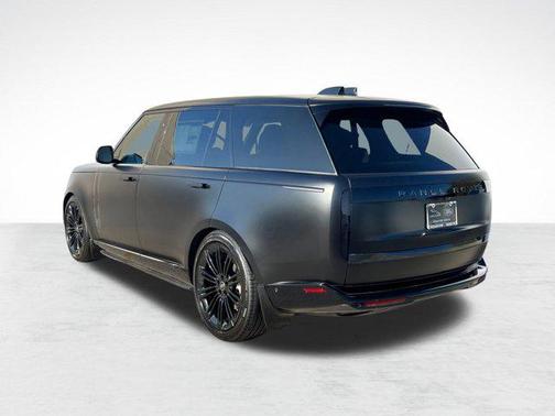 2025 Land Rover Range Rover SE