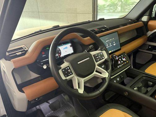 Fuji White 2024 Land Rover Defender 130 P400 X-Dynamic SE