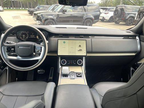 2023 Land Rover Range Rover SV