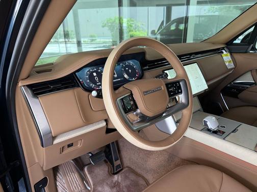 British Racing Green SV Bespoke Ultra Met Gloss 2026 Land Rover Range Rover P615 SV
