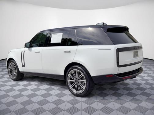 White 2024 Land Rover Range Rover P400 SE