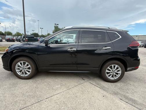 Magnetic Black Pearl 2019 Nissan Rogue SV
