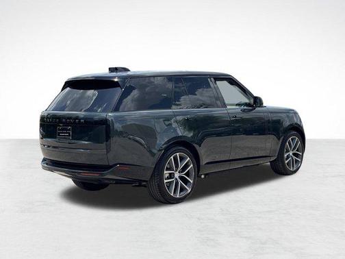 2025 Land Rover Range Rover P550e SE