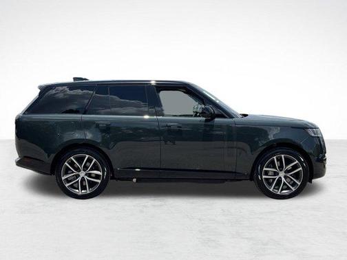 2025 Land Rover Range Rover P550e SE