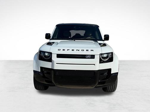 Fuji White 2026 Land Rover Defender P400 X-Dynamic SE