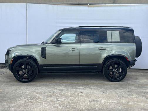 2025 Land Rover Defender 110 P400 X-Dynamic SE