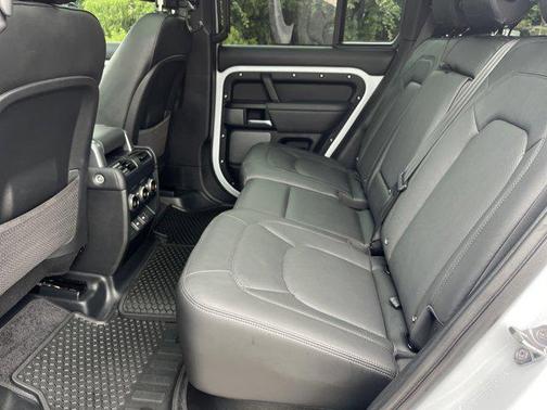 2023 Land Rover Defender 110 V8
