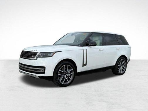 Ostuni Pearl White Premium Metallic 2026 Land Rover Range Rover P550e SE