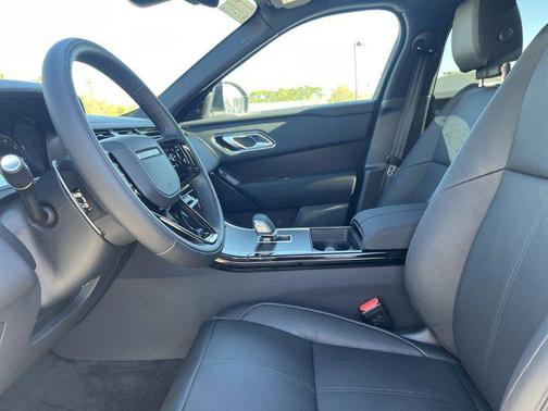 Ostuni Pearl White Premium Metallic 2026 Land Rover Range Rover Velar P250 SE R-Dynamic