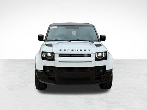 Fuji White 2025 Land Rover Defender 130 P400 X-Dynamic SE