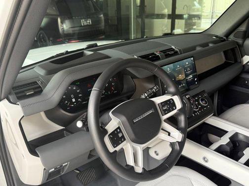Fuji White 2025 Land Rover Defender 130 P400 X-Dynamic SE
