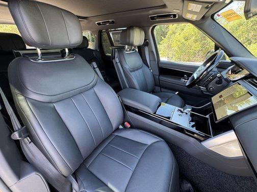 2025 Land Rover Range Rover P550e Autobiography