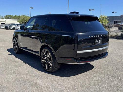 2025 Land Rover Range Rover P550e Autobiography