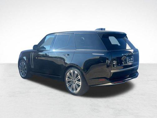 2025 Land Rover Range Rover P400 SE