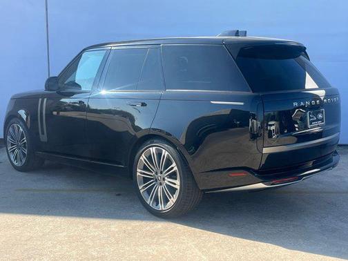 2025 Land Rover Range Rover P400 SE