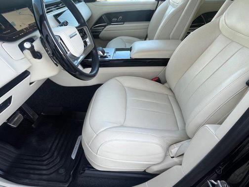 2025 Land Rover Range Rover P400 SE