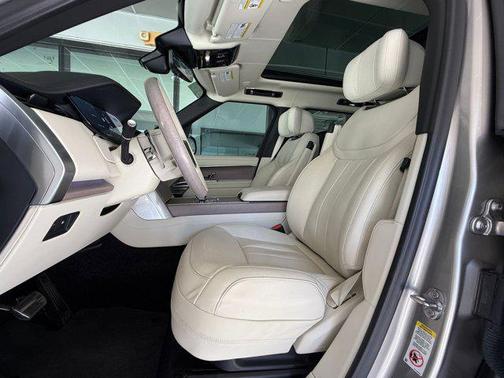 2025 Land Rover Range Rover P550e Autobiography