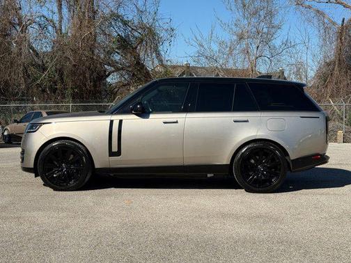 2025 Land Rover Range Rover P550e Autobiography