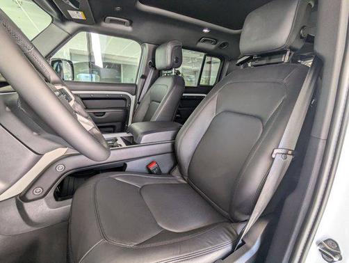 2026 Land Rover Defender P400 X-Dynamic SE