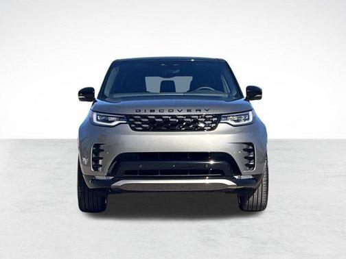 Silicon Silver Premium Metallic 2025 Land Rover Discovery P300 Dynamic SE