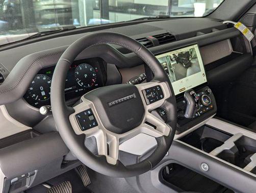 2026 Land Rover Defender P400 X-Dynamic SE