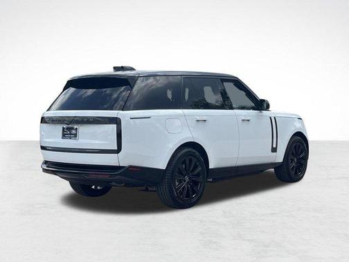 2025 Land Rover Range Rover P550e SE