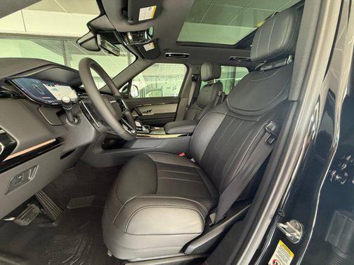 Santorini Black Metallic 2026 Land Rover Range Rover Sport SE