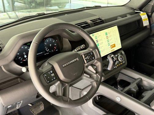 2026 Land Rover Defender P400 X-Dynamic SE