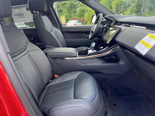 2025 Land Rover Range Rover Sport SE