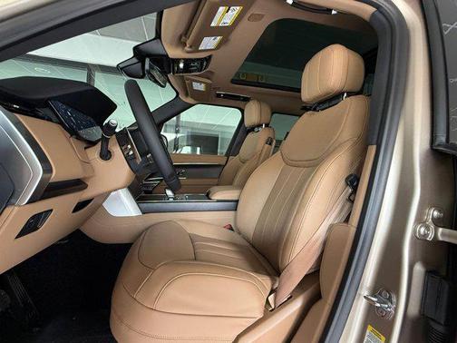 2026 Land Rover Range Rover P530 SE 7 Seat