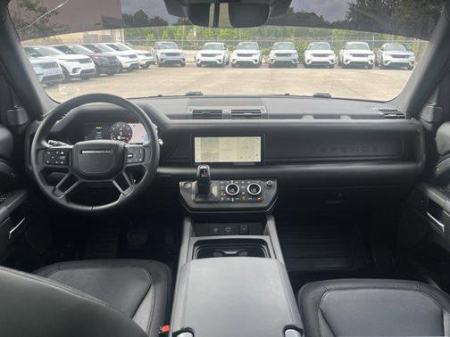 2024 Land Rover Defender 110 P400 X-Dynamic SE