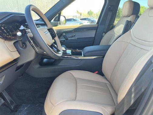 2025 Land Rover Range Rover Sport SE