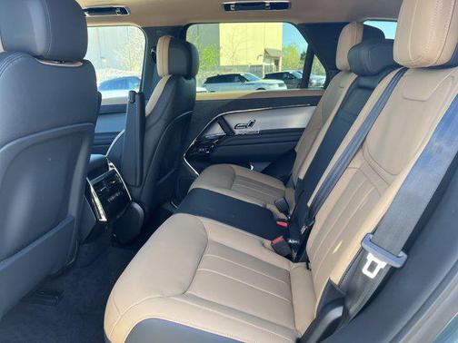 2025 Land Rover Range Rover Sport SE