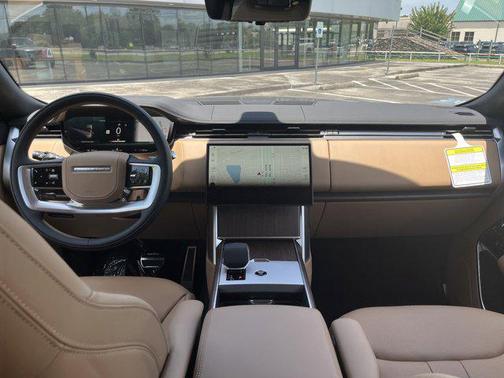 2025 Land Rover Range Rover P400 SE