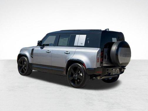 2024 Land Rover Defender 110 P400 X-Dynamic SE