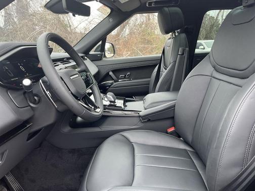 Giola Green Metallic 2025 Land Rover Range Rover Sport SE