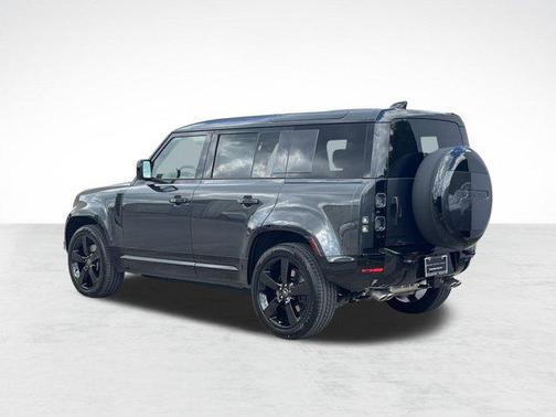2025 Land Rover Defender 110 V8