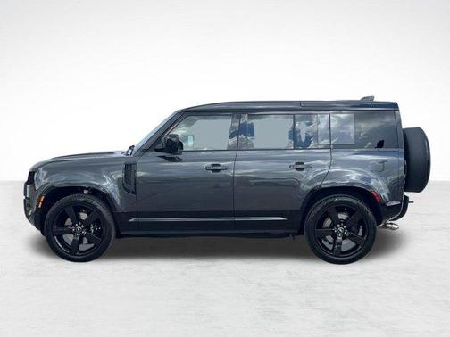 2025 Land Rover Defender 110 V8