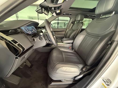 White 2024 Land Rover Range Rover Sport SE