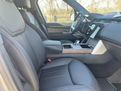 2025 Land Rover Range Rover P530 SE 7 Seat