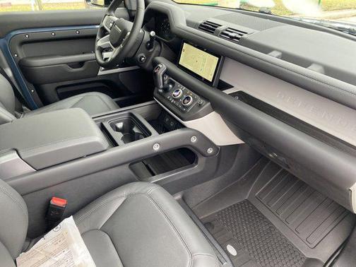2024 Land Rover Defender 110 P400 S