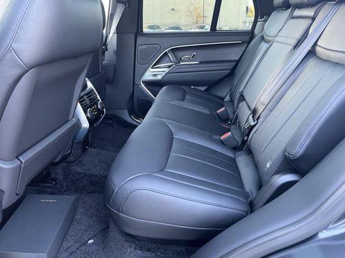 2025 Land Rover Range Rover P530 SE