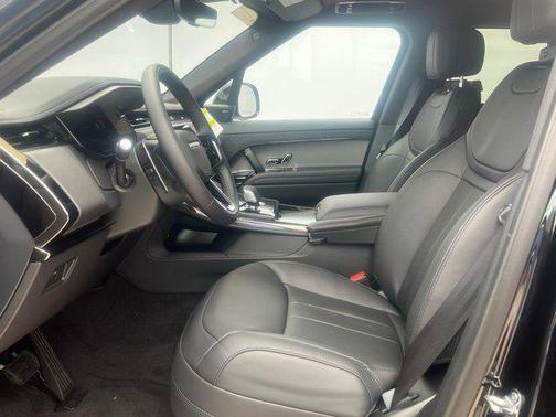 2025 Land Rover Range Rover Sport SE