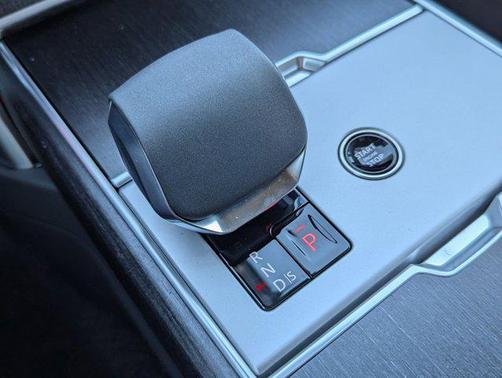 2026 Land Rover Range Rover P400 SE